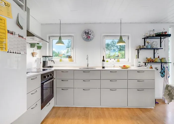 2 Bedroom Lovely In