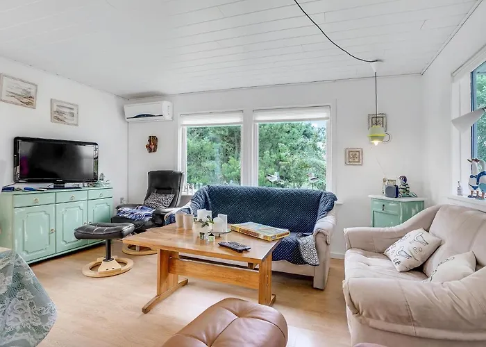 2 Bedroom Lovely In Себю