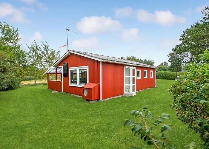 2 Bedroom Lovely In Сasa de vacaciones Sæby