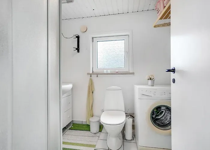 2 Bedroom Lovely In Дом отдыха